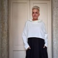 Bluza z kapturem dresówka ecru – zdjęcie 2