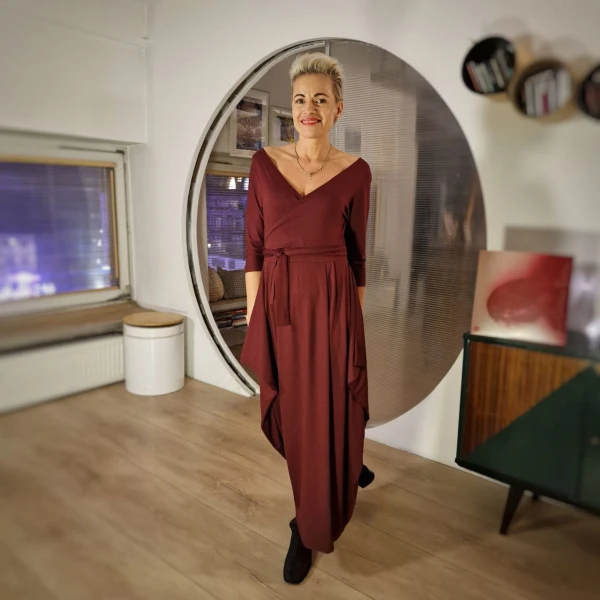 Sukienka z rogami bordo 