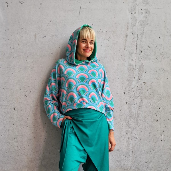 Bluza z kapturem zieleń z różem 